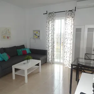 https://malaga-apartamentos-malaga-29013.hotelsinnerja.org